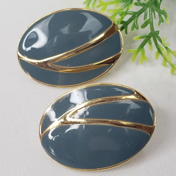 Vintage Green and Gold Cloisonnè Oval Shaped Earrings - Pierced - Picture 2 of 10